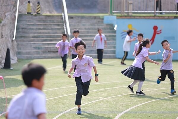 青岛格兰德中学校园安全图集