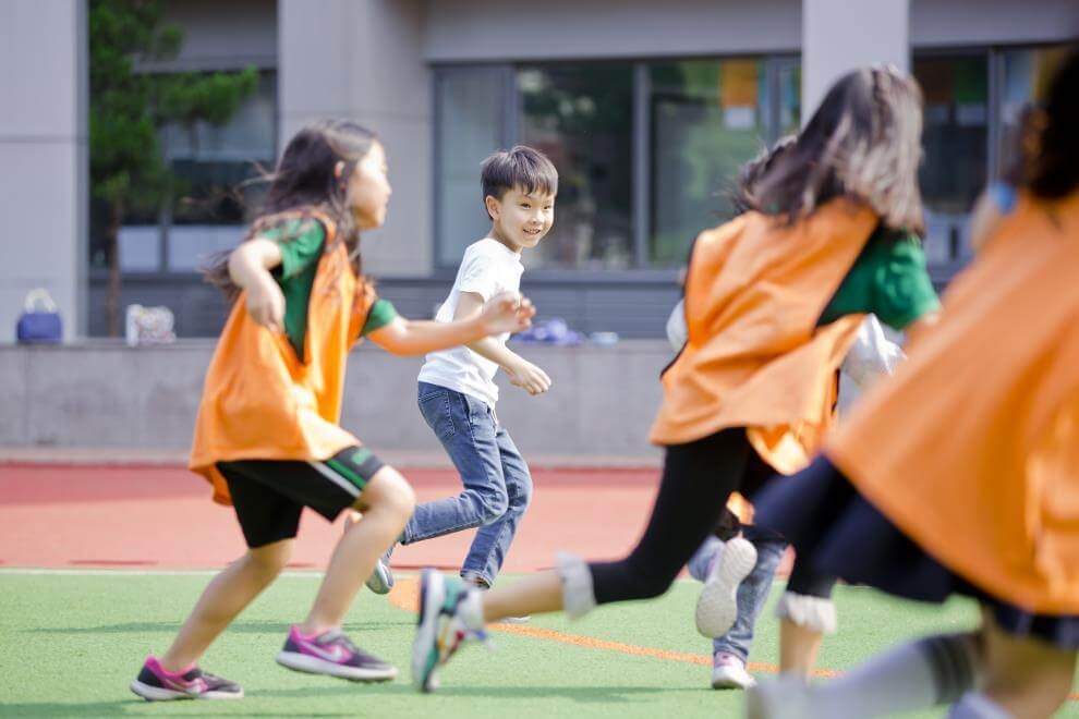 青苗国际双语学校学生在娱乐图集01